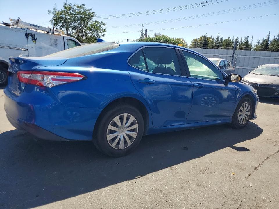 2020 TOYOTA CAMRY LE 3