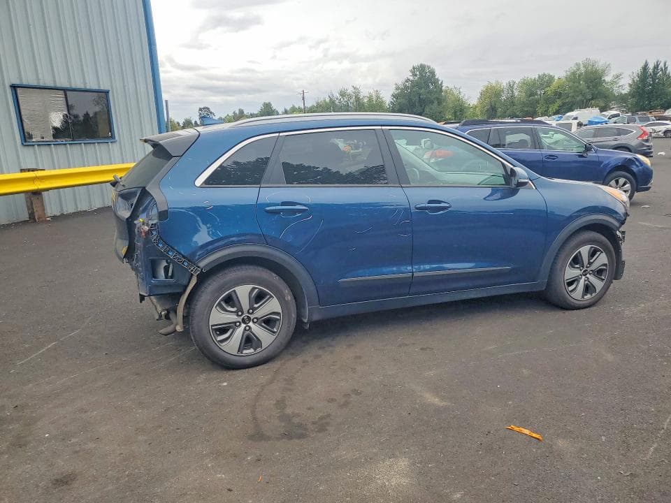 2018 KIA NIRO EX 3