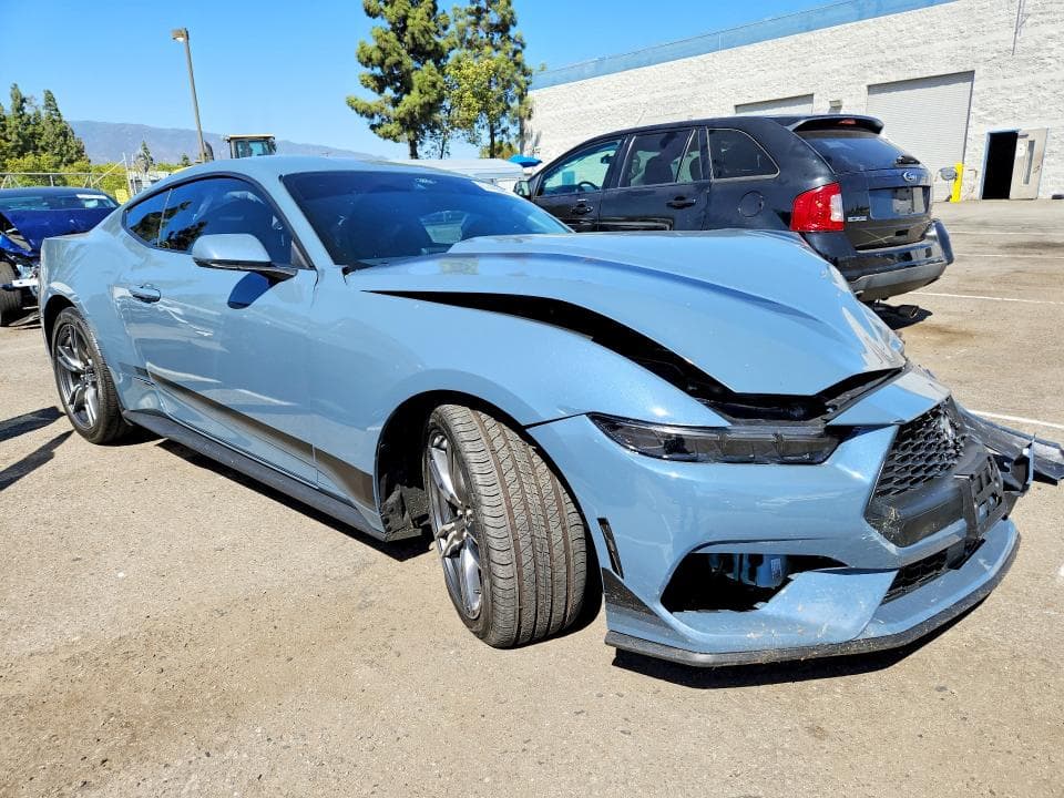 2025 FORD MUSTANG 4