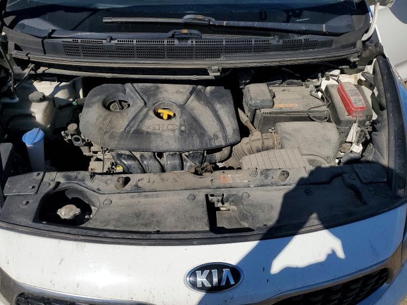 2017 KIA RONDO 11