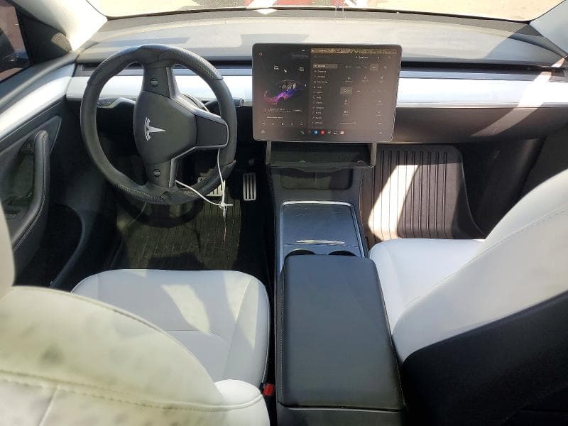 2024 TESLA MODEL Y 8