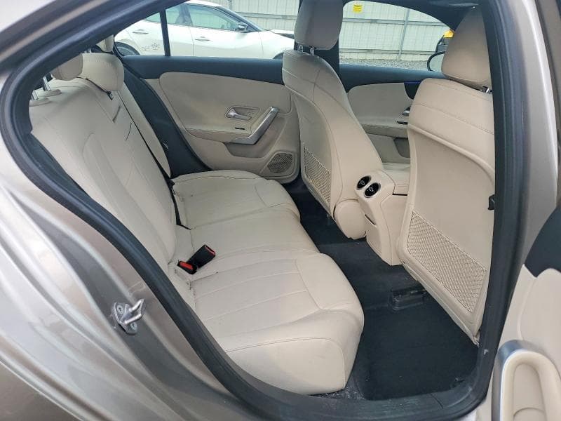 2019 MERCEDES-BENZ A 220 4MATIC 10