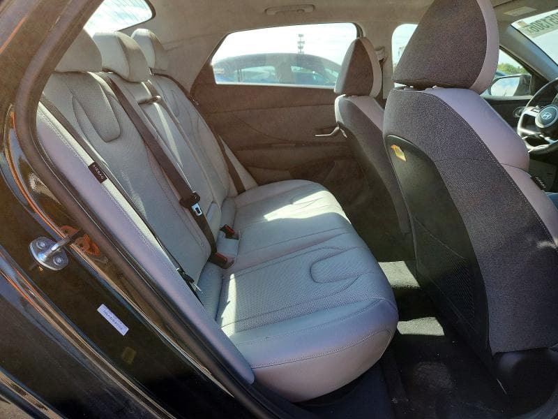 2025 HYUNDAI ELANTRA LIMITED 10