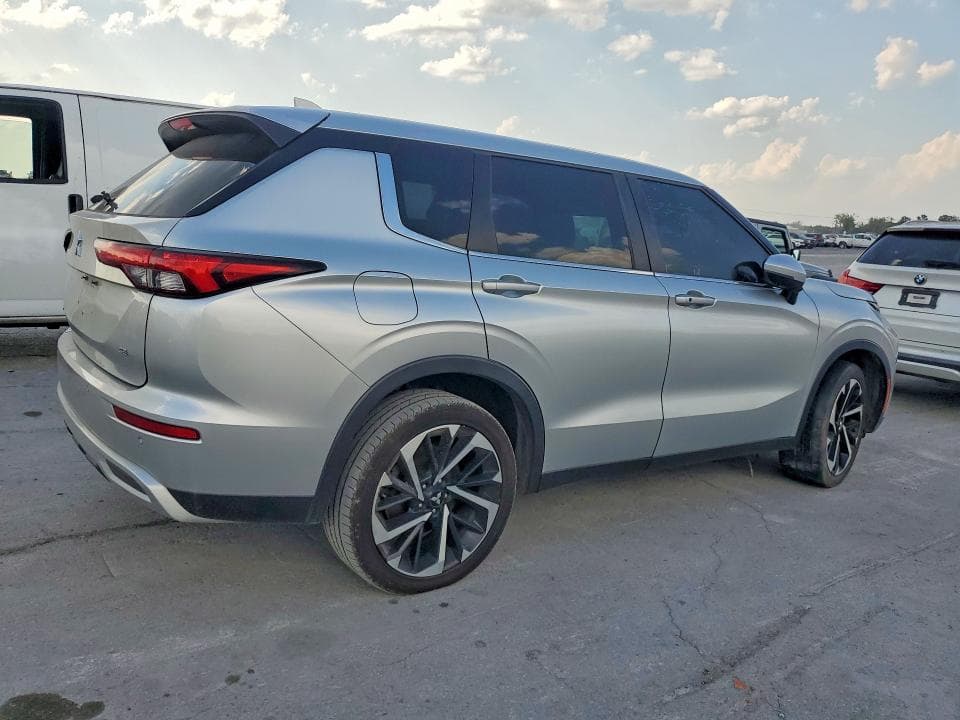 2022 MITSUBISHI OUTLANDER SE 3