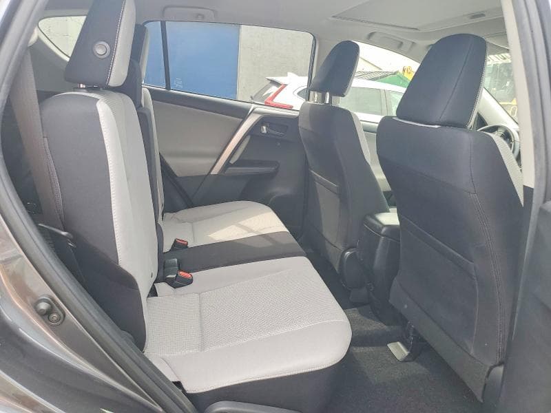 2018 TOYOTA RAV4 XLE 11