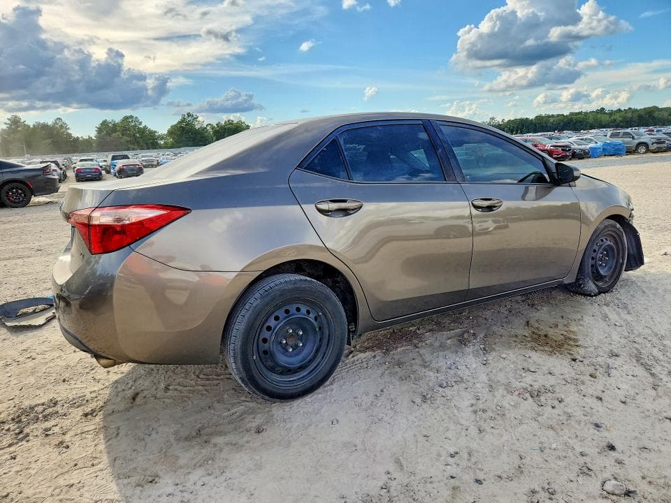 2017 TOYOTA COROLLA LE 3