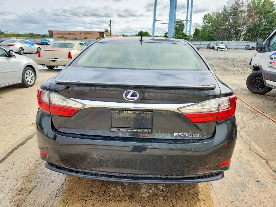 2017 LEXUS ES 300H 6