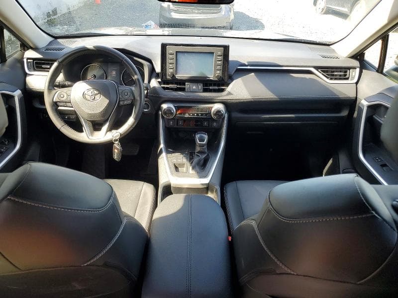 2020 TOYOTA RAV4 XLE PREMIUM 8