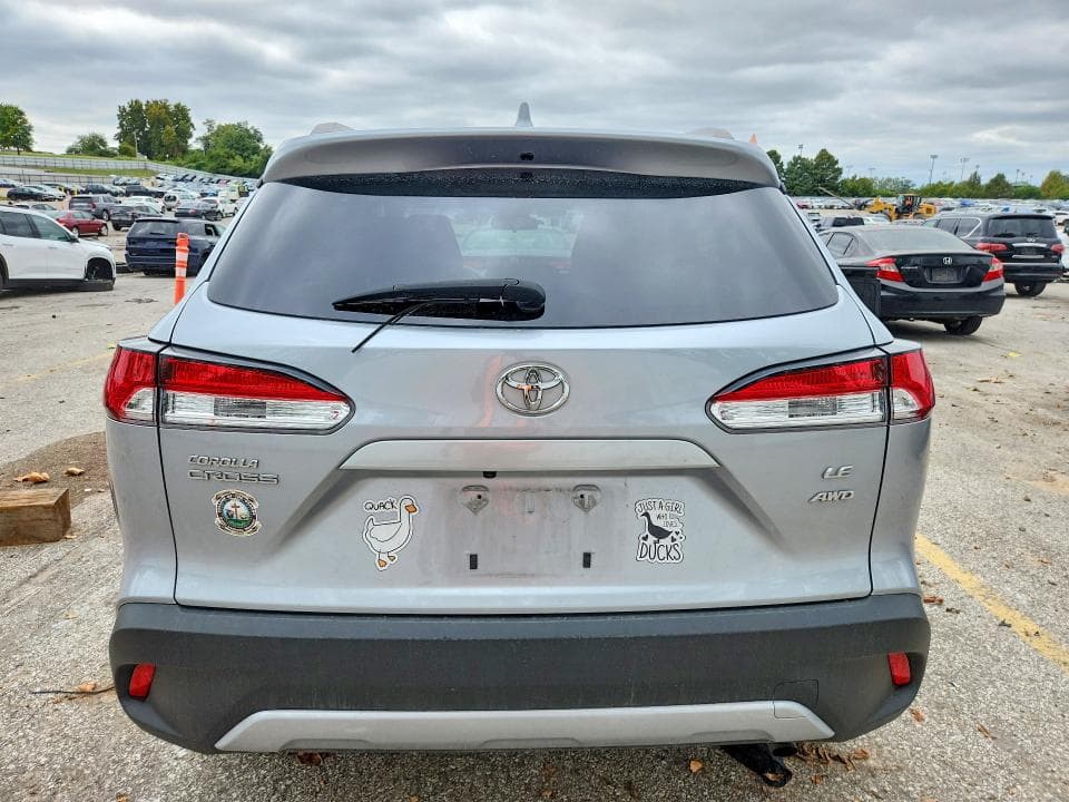 2022 TOYOTA COROLLA CROSS LE 6