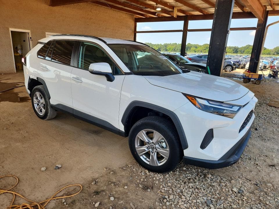 2023 TOYOTA RAV4 XLE 4