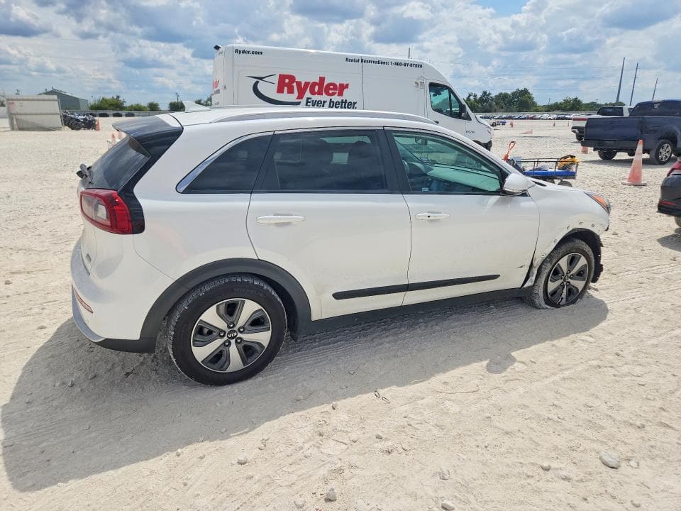 2018 KIA NIRO EX 3
