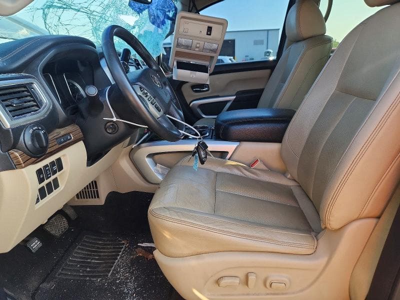 2017 NISSAN TITAN SL 7