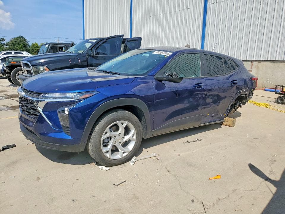 2024 CHEVROLET TRAX LS - 1