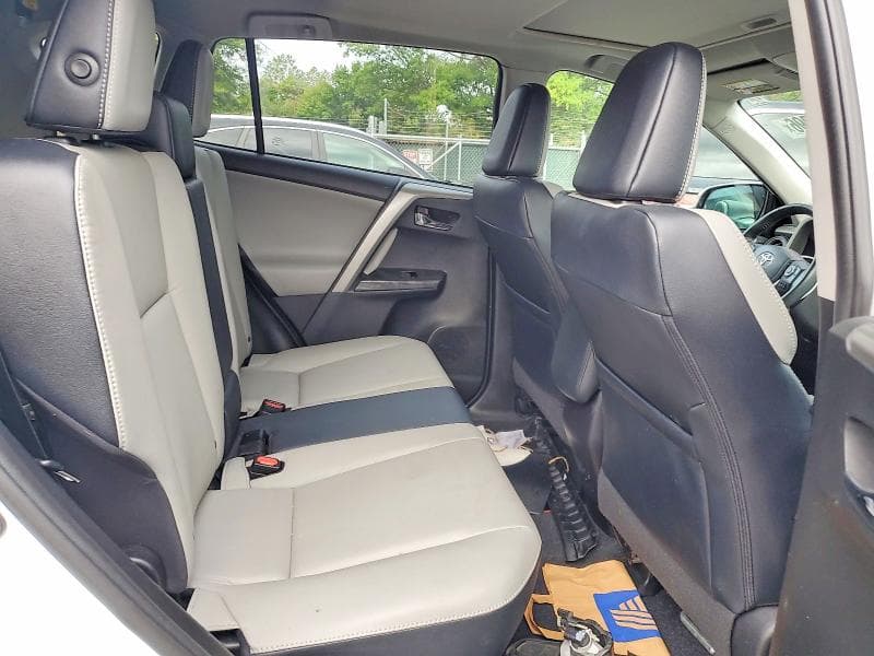 2017 TOYOTA RAV4 PLATINUM 10