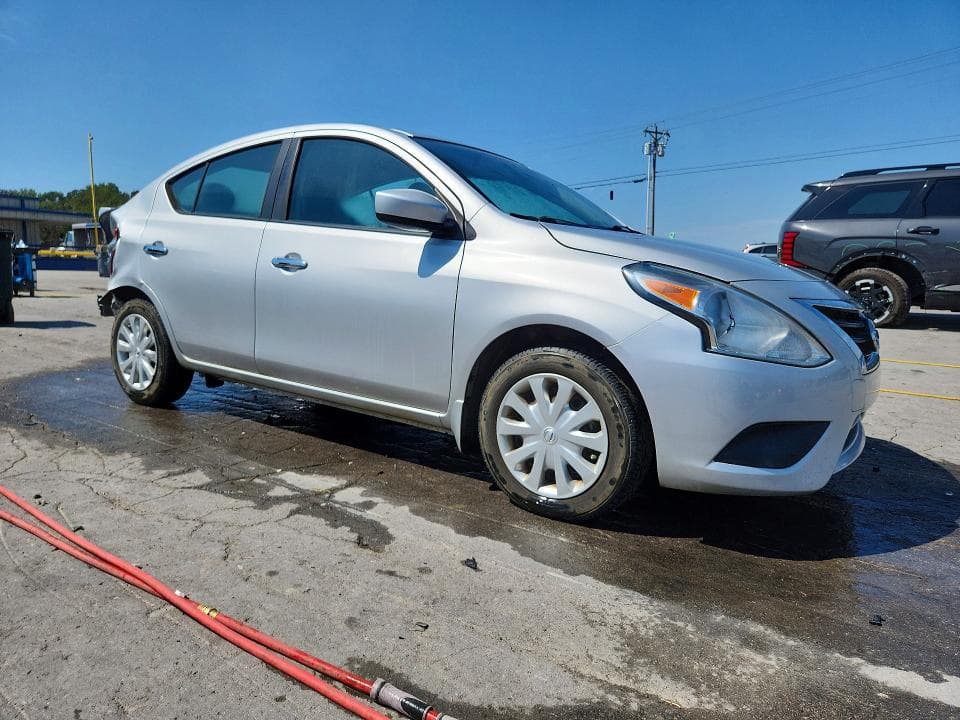 2019 NISSAN VERSA SV 4