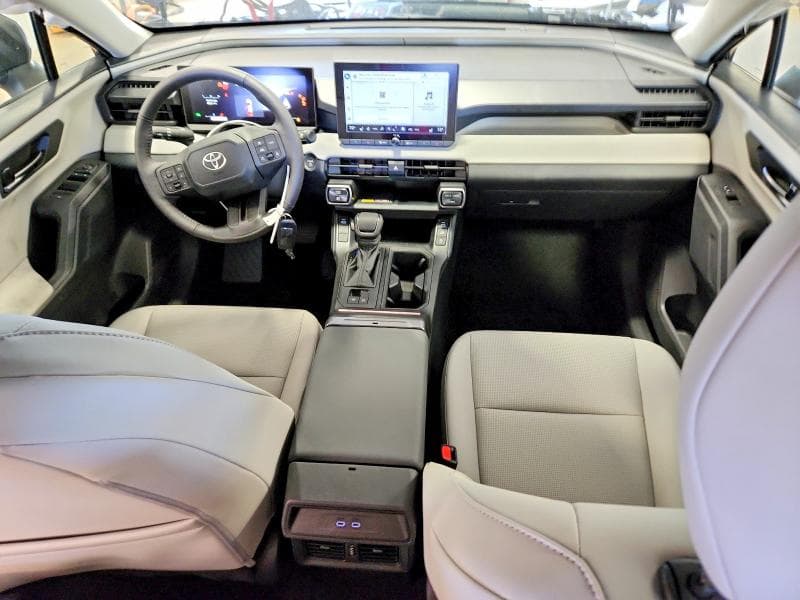 2026 TOYOTA RAV4 XLE PREMIUM 8
