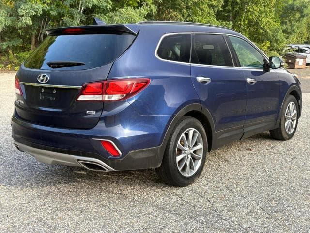 2017 HYUNDAI SANTA FE SE 4