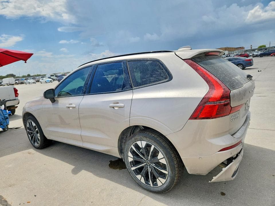 2026 VOLVO XC60 PLUS 2