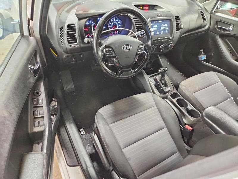 2017 KIA FORTE S 8