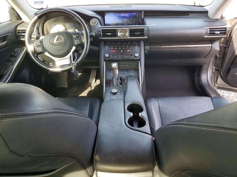 2017 LEXUS IS 300 8