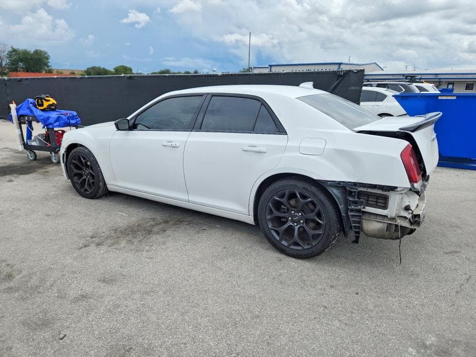 2019 CHRYSLER 300 TOURING 2