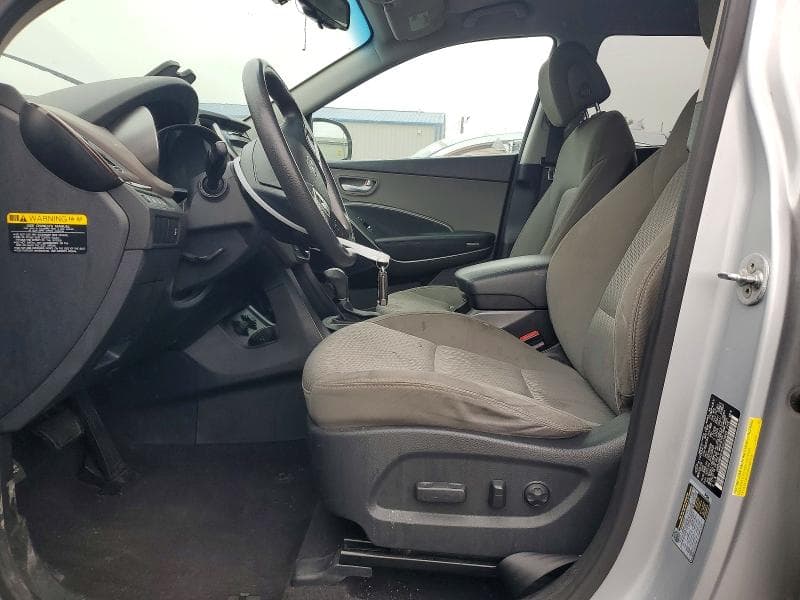2017 HYUNDAI SANTA FE SE 7
