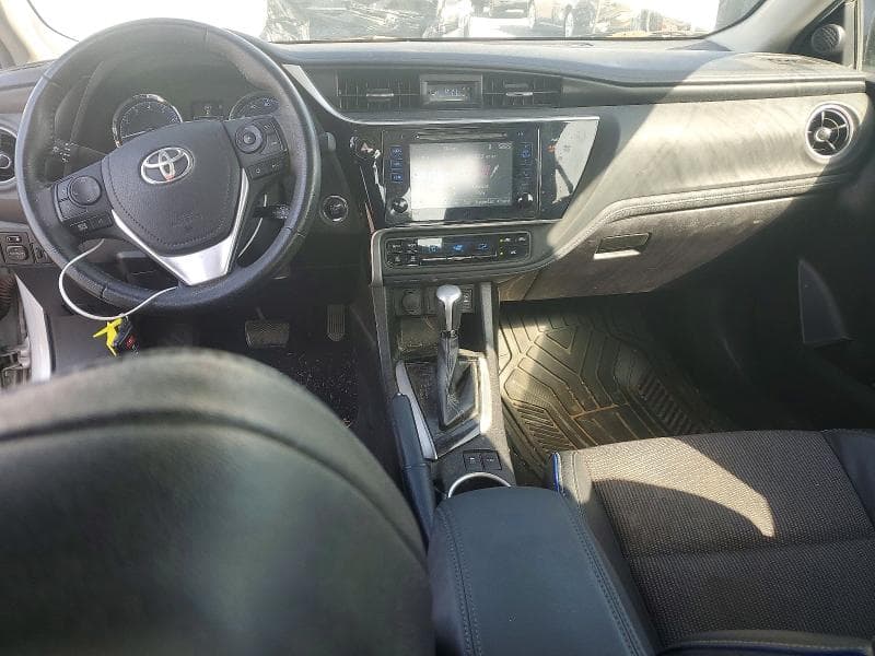 2017 TOYOTA COROLLA SE 8