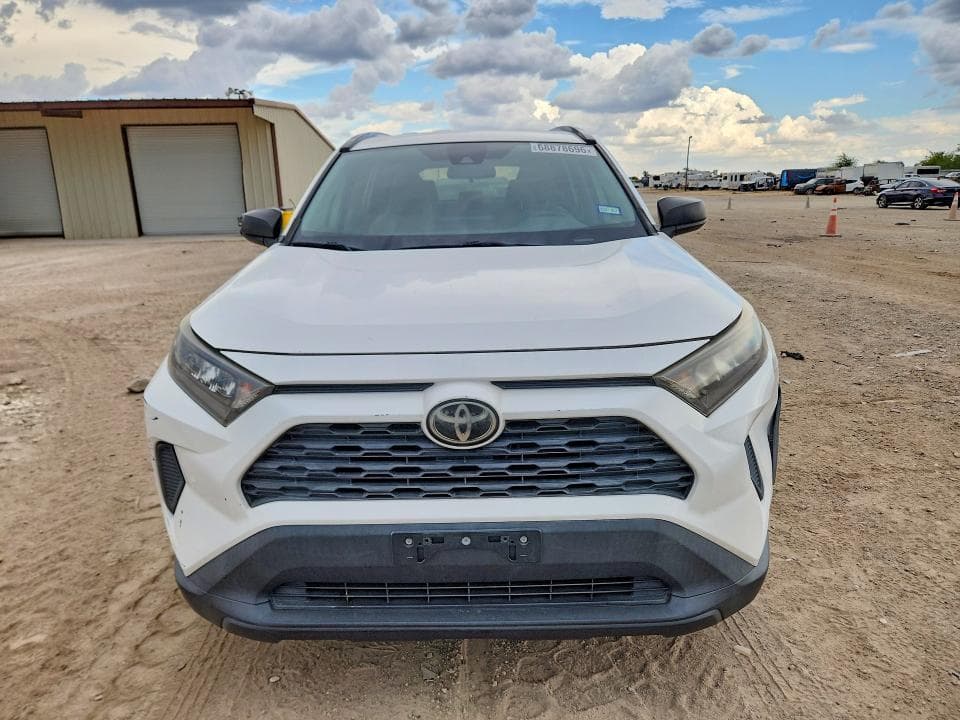 2019 TOYOTA RAV4 LE 5
