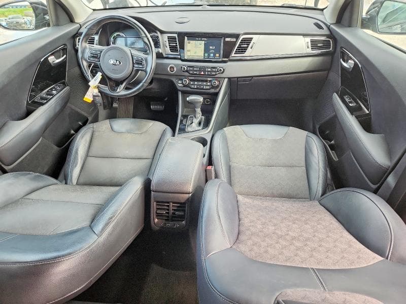 2017 KIA NIRO EX 8