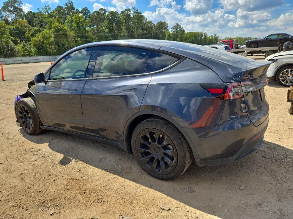 2024 TESLA MODEL Y 2