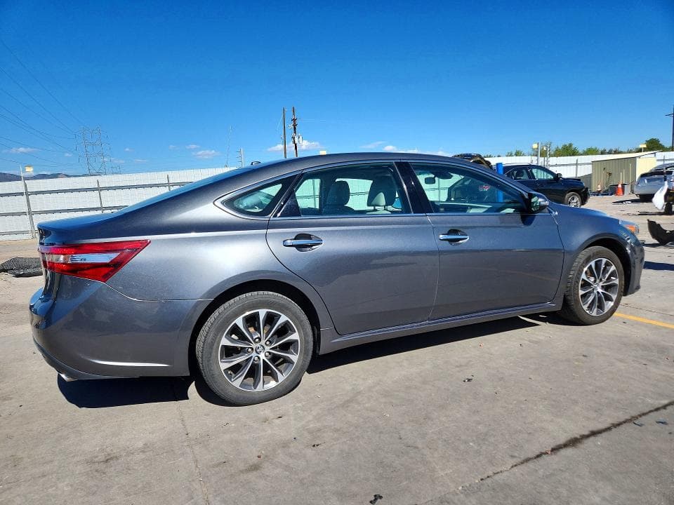 2017 TOYOTA AVALON XLE 3