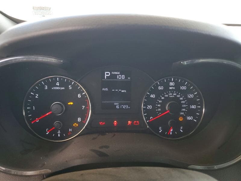 2017 KIA FORTE5 LX 9