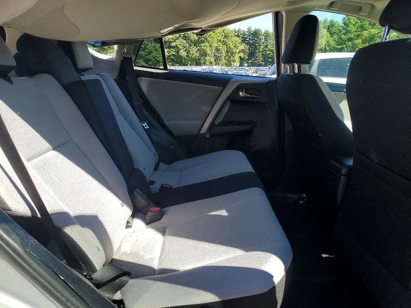 2017 TOYOTA RAV4 XLE 11