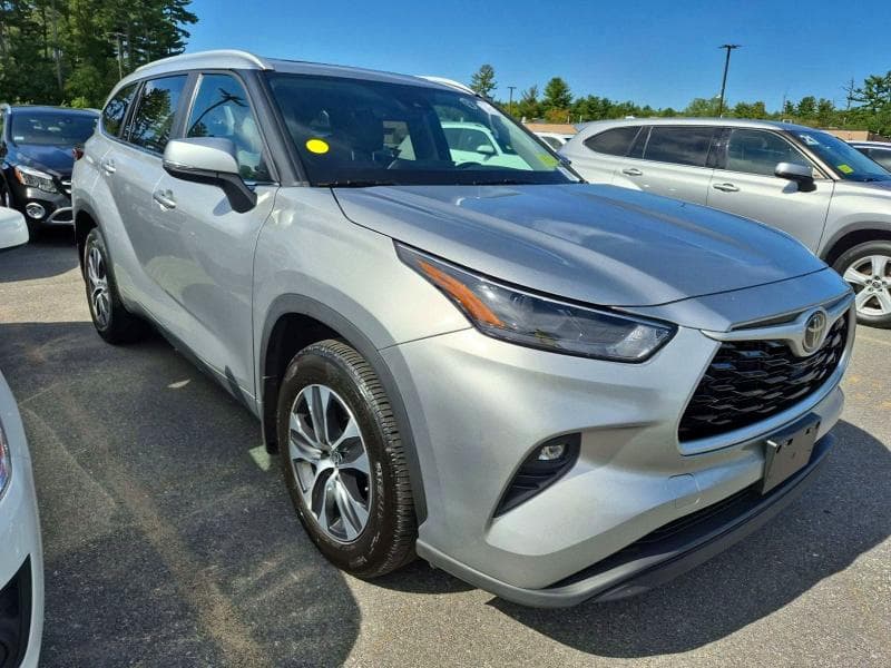 2023 TOYOTA HIGHLANDER XLE 2