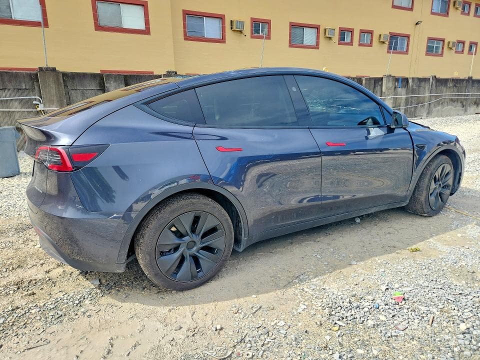 2025 TESLA MODEL Y 3