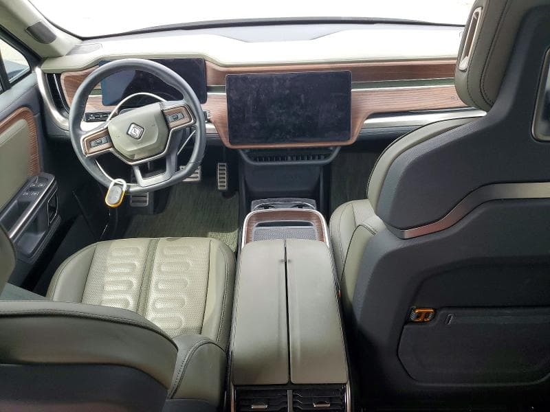 2023 RIVIAN R1S ADVENTURE 8
