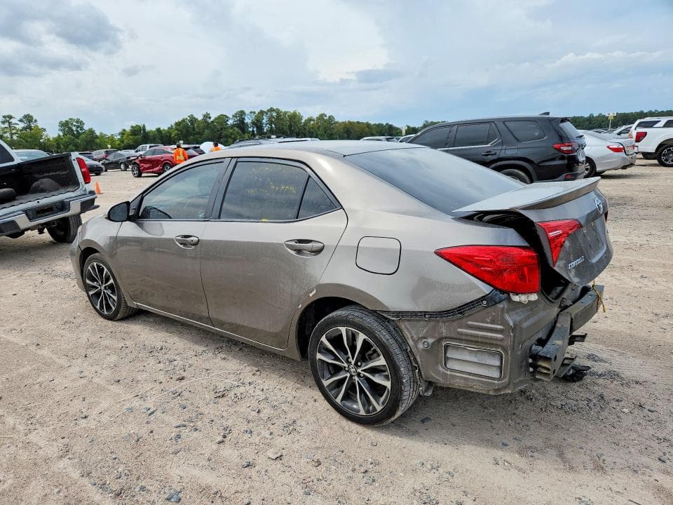 2017 TOYOTA COROLLA SE 2