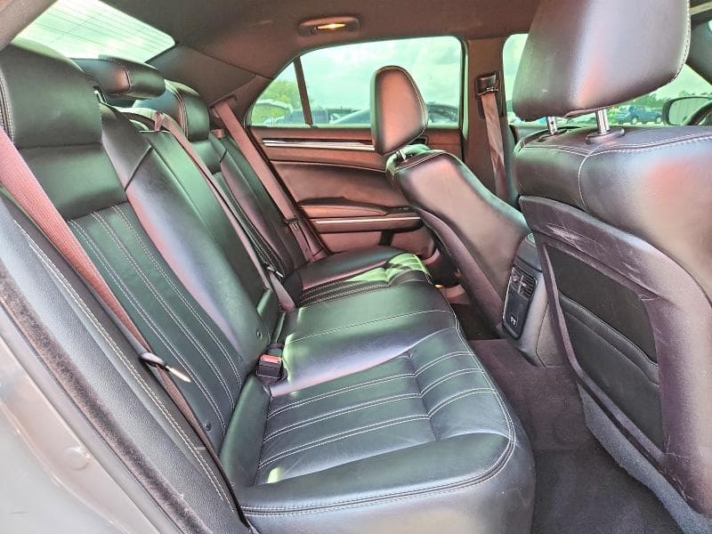 2019 CHRYSLER 300 S 10