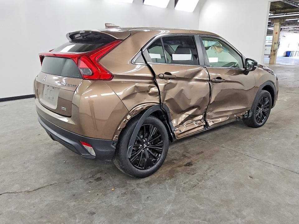 2019 MITSUBISHI ECLIPSE CROSS LE 3