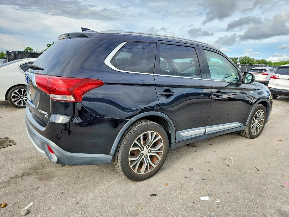 2017 MITSUBISHI OUTLANDER SE 3