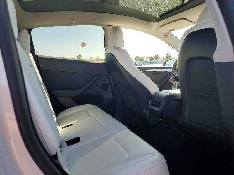 2023 TESLA MODEL Y 10