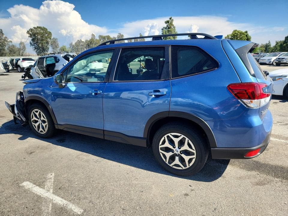 2023 SUBARU FORESTER PREMIUM 2
