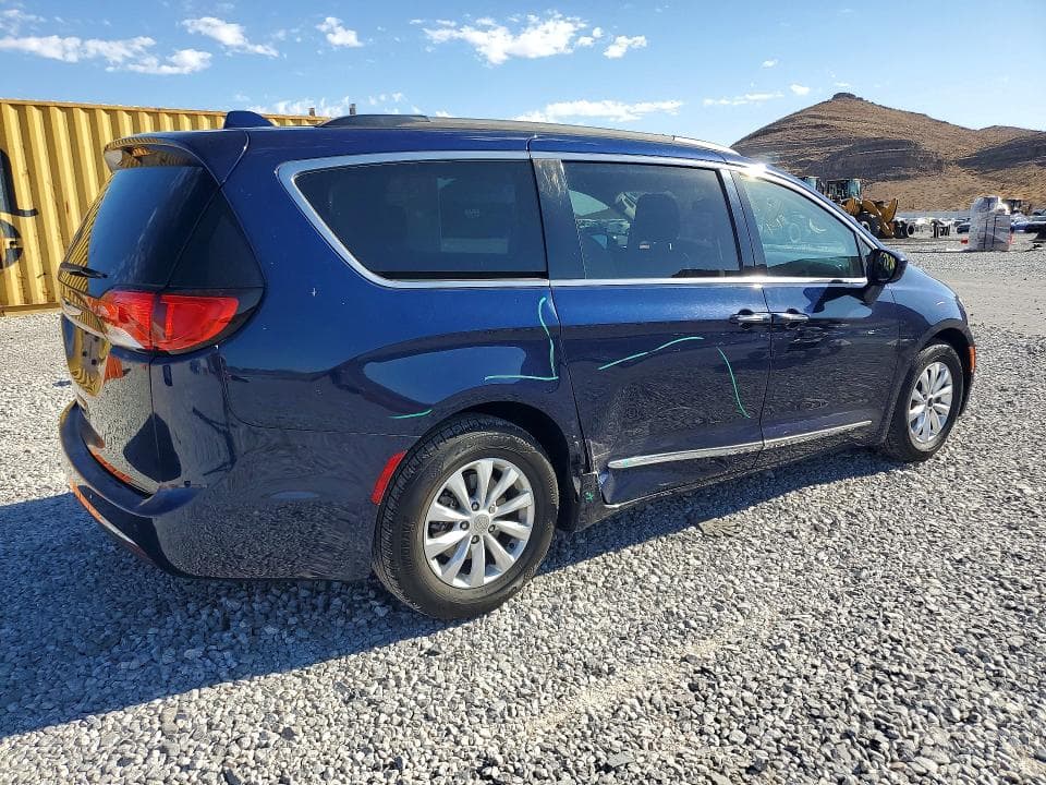 2017 CHRYSLER PACIFICA TOURING L 3