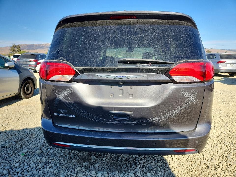 2020 CHRYSLER PACIFICA TOURING L 6