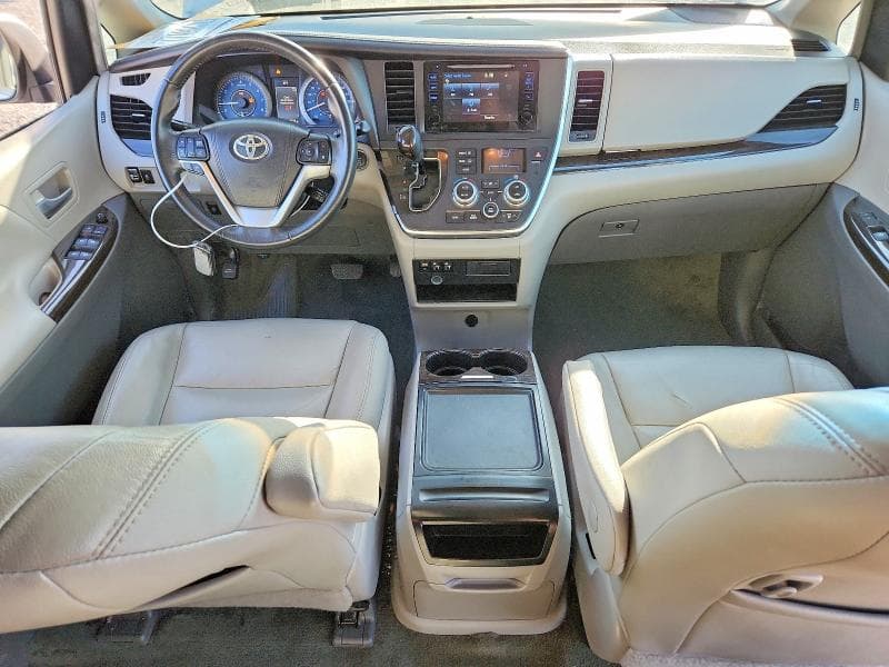 2017 TOYOTA SIENNA XLE 8-PASSENGER 8