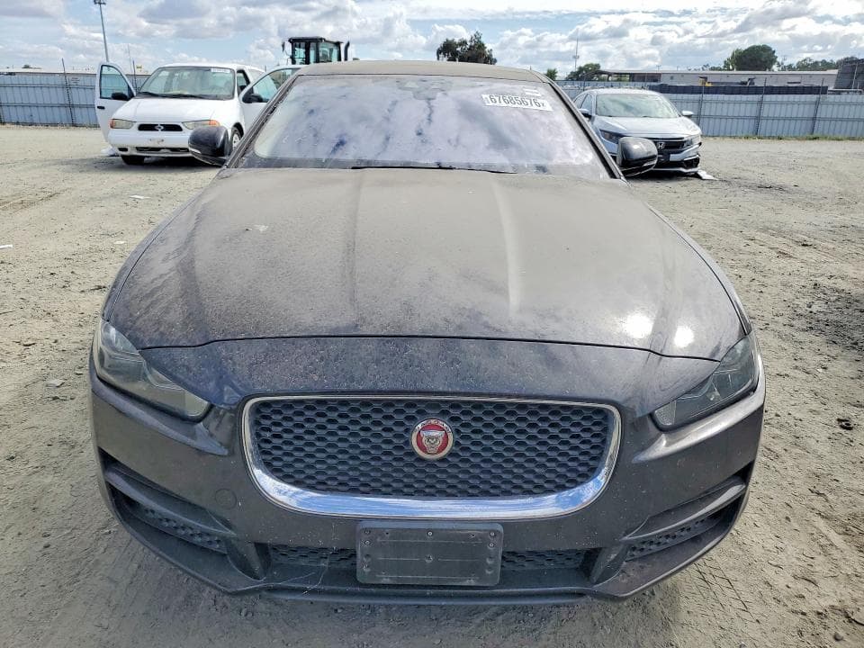 2017 JAGUAR XE PREMIUM 5