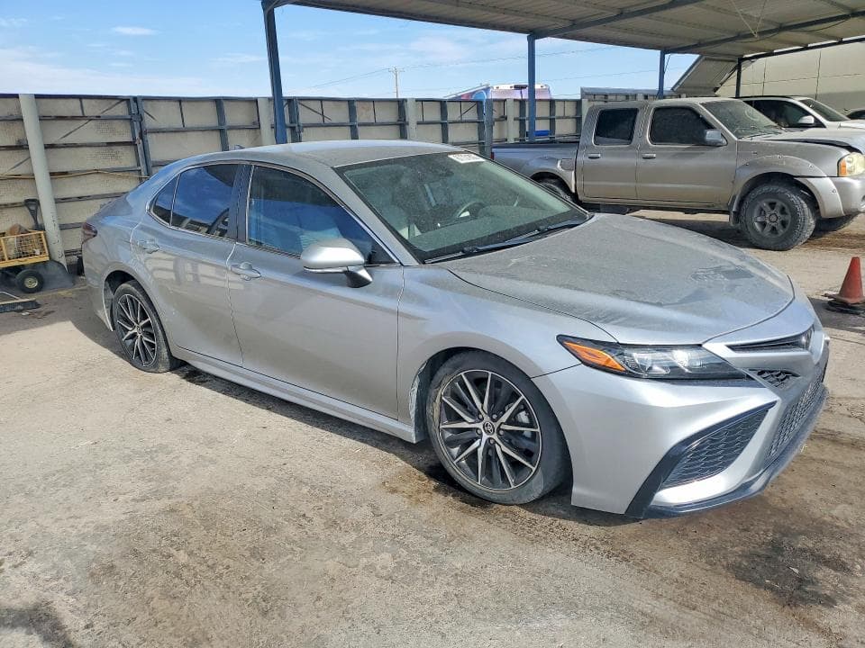 2022 TOYOTA CAMRY SE 4