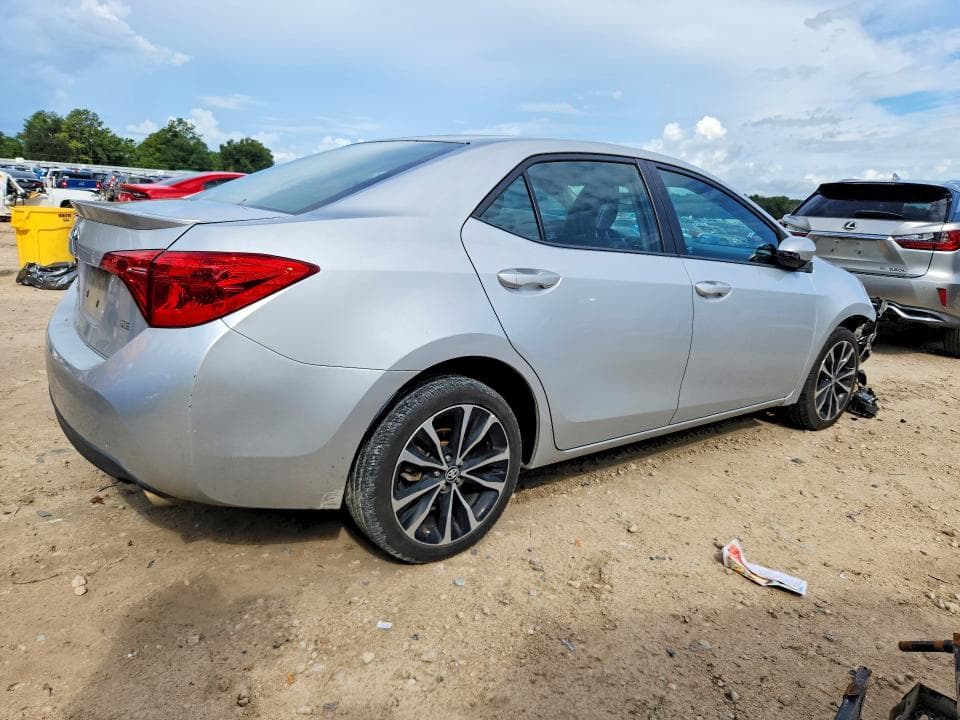 2017 TOYOTA COROLLA SE 3