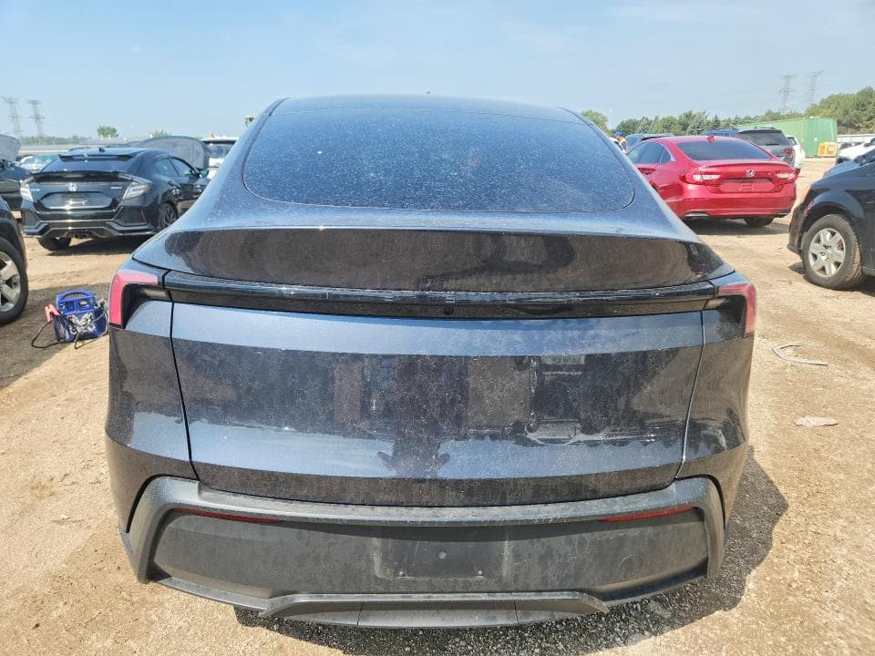 2026 TESLA MODEL Y 6