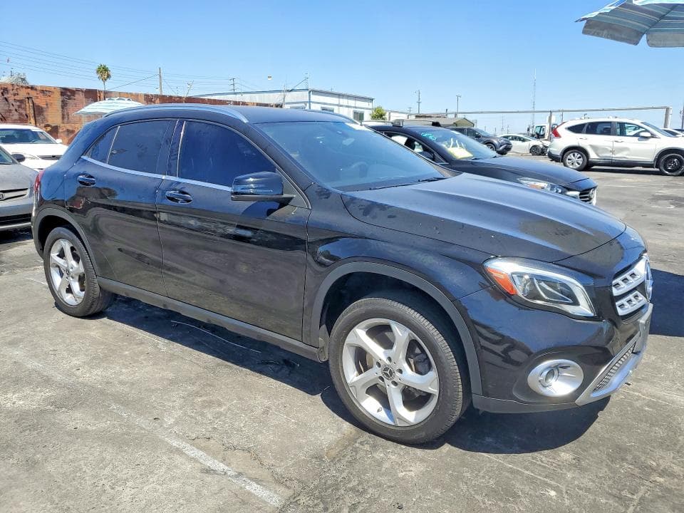 2020 MERCEDES-BENZ GLA 250 4